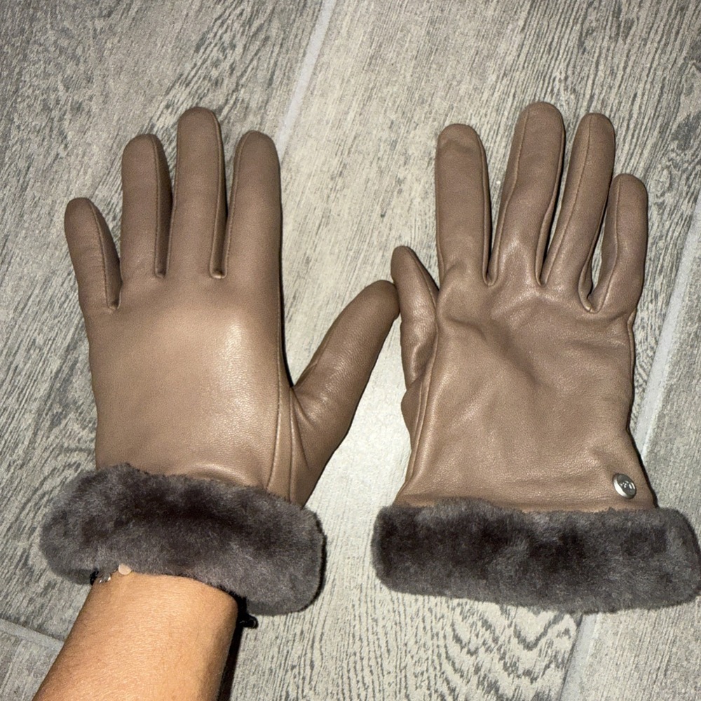 UGG Classic Leather & Fur Gloves Stormy Grey Sz M Wool Blend Lined *READ